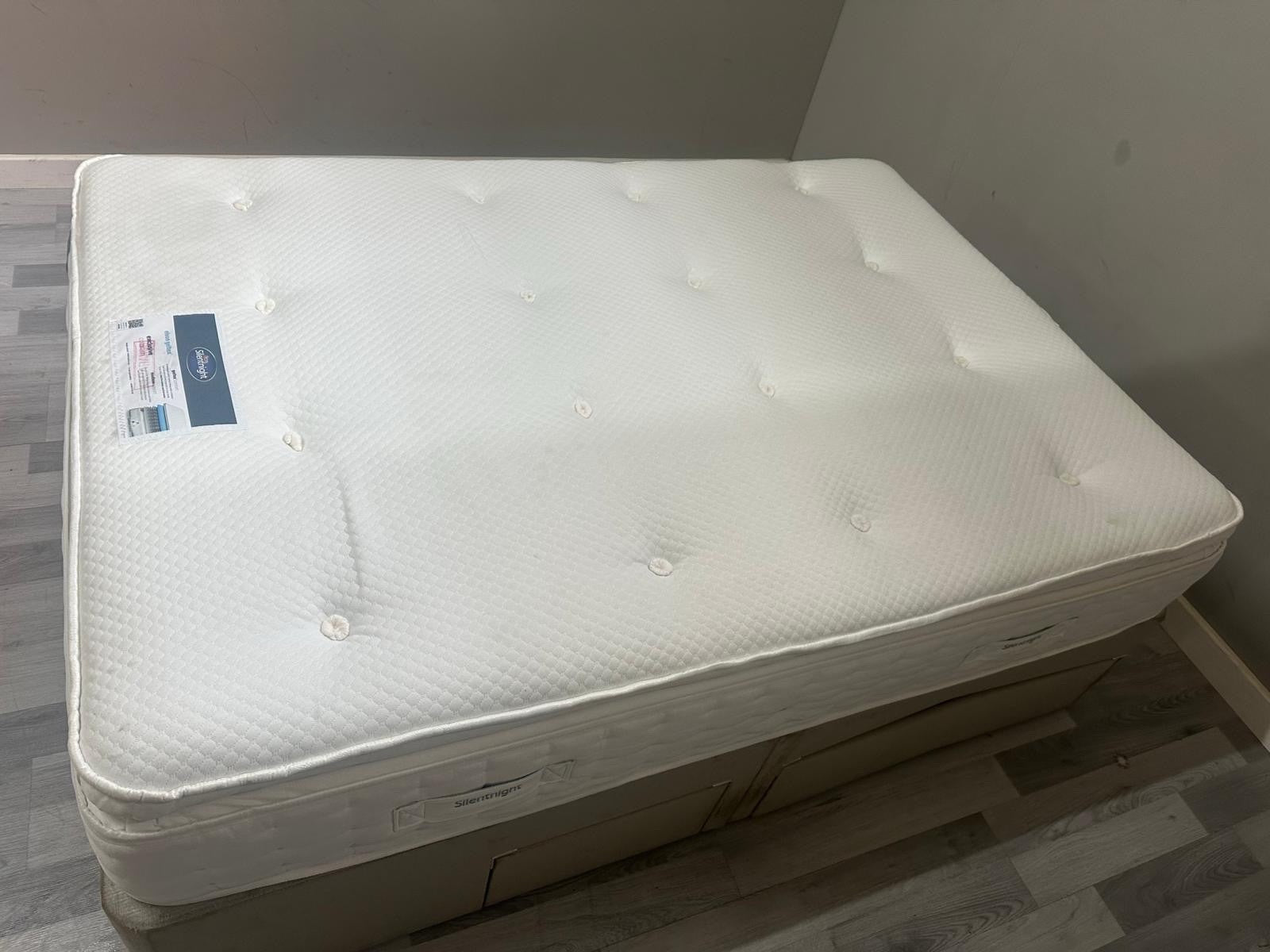 Silentnight Elson Geltex Medium 4ft 6 Double Mattress - RRP £899 B