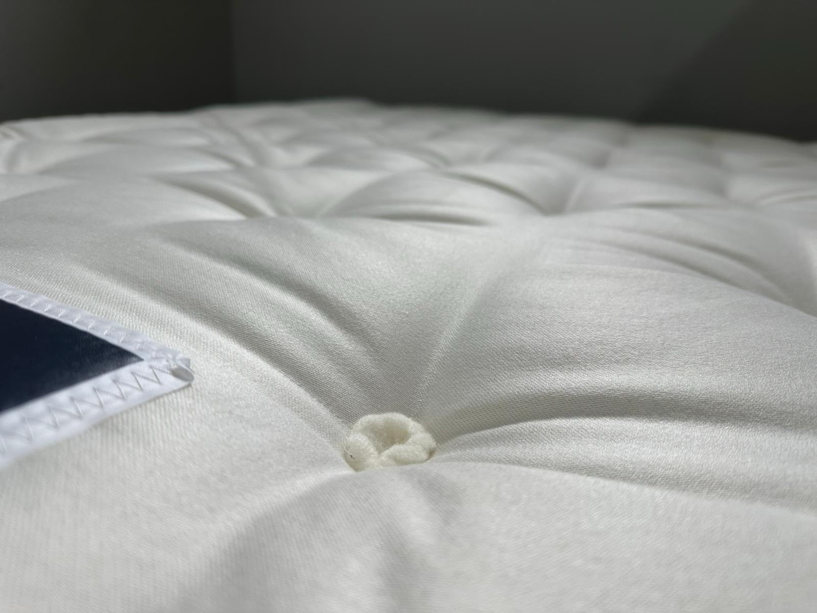 Harrison SpinksYorkshire Ortho 4FT 6 Double 5000 Mattress RRP £1599 B - Home Furniture Interiors