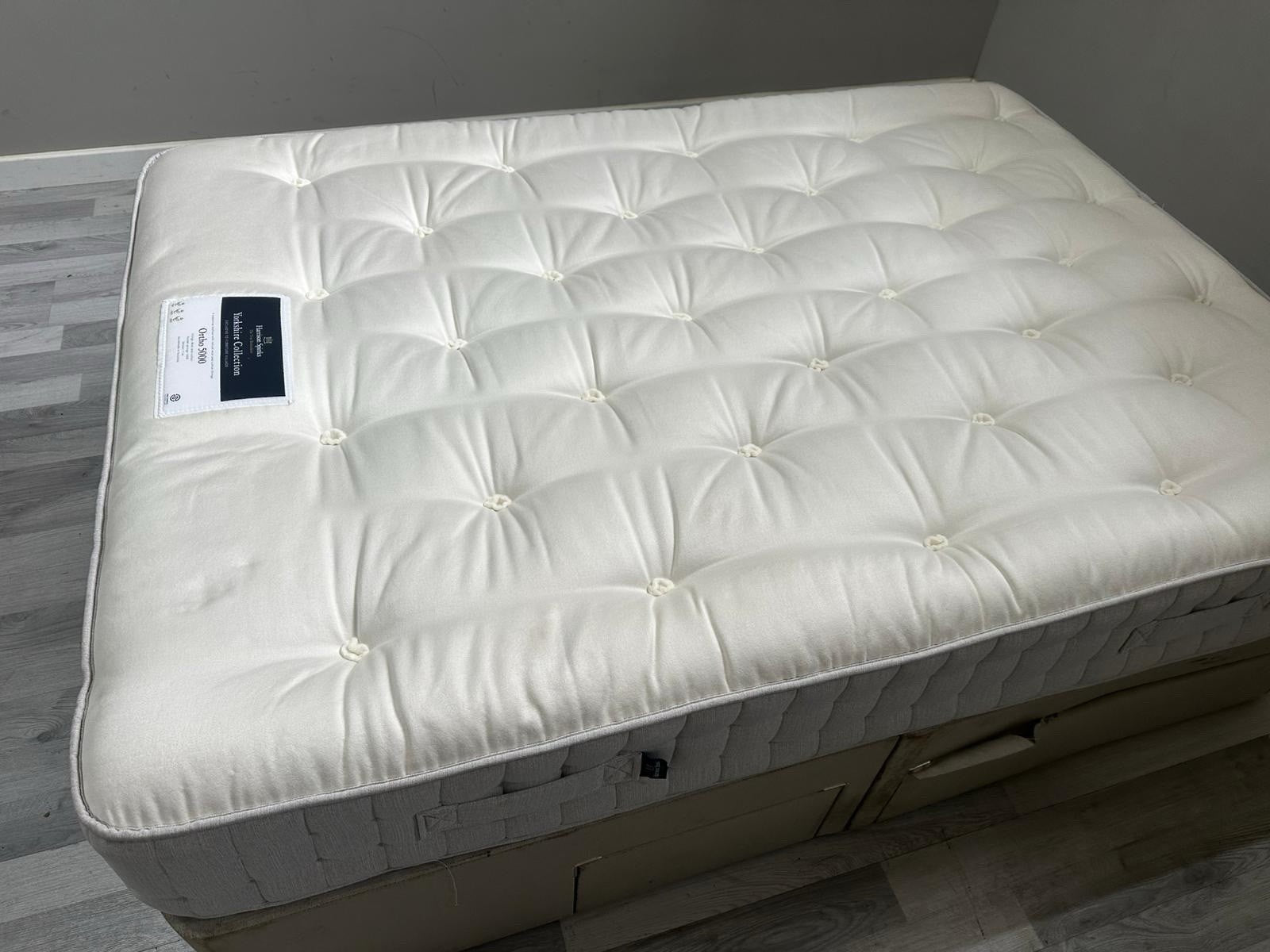 Harrison SpinksYorkshire Ortho 4FT 6 Double 5000 Mattress RRP £1599 B - Home Furniture Interiors