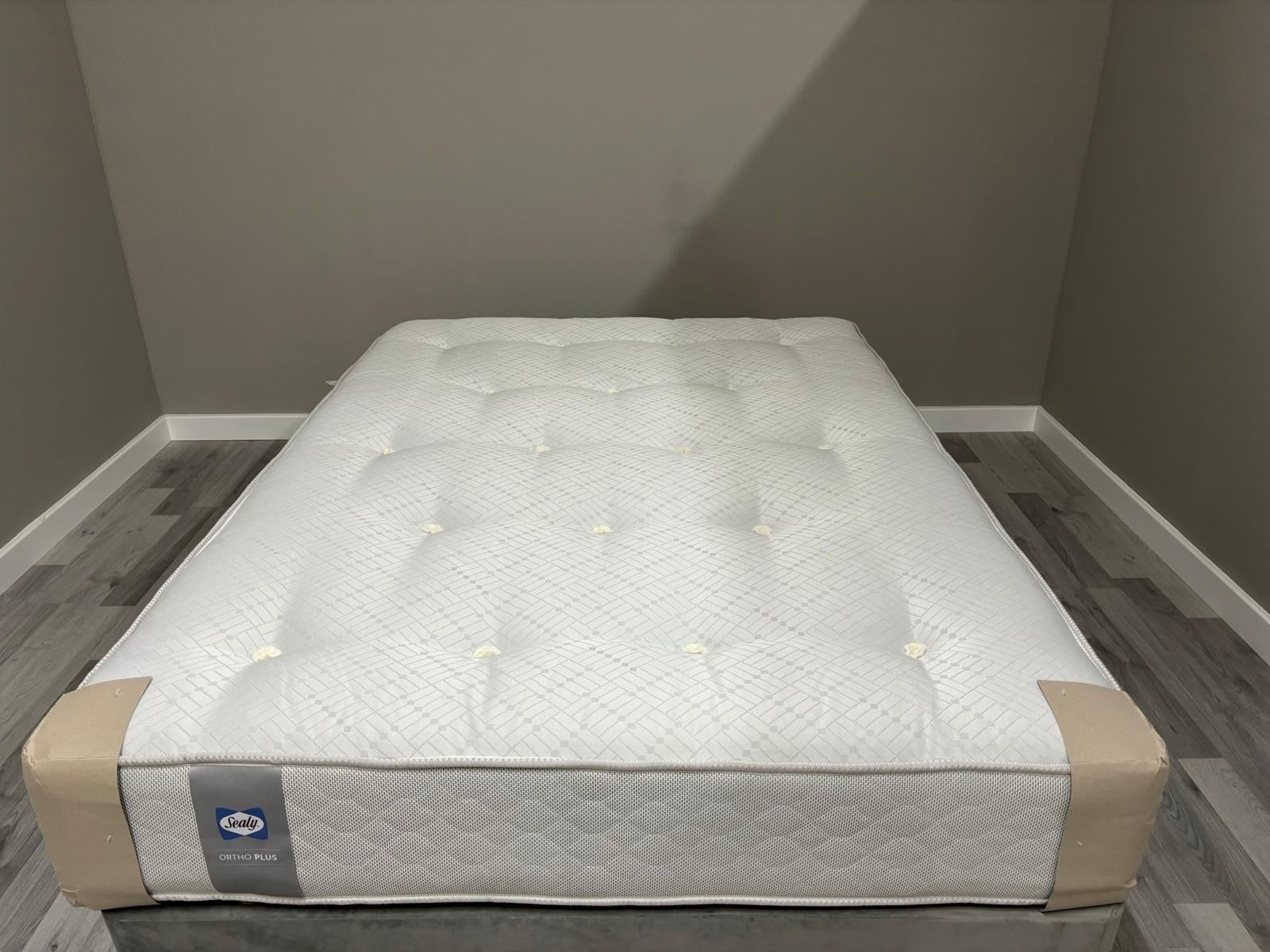 Sealy Steeple Ortho Plus 5FT Kingsize RRP £895 Best Price Online B - Home Furniture Interiors