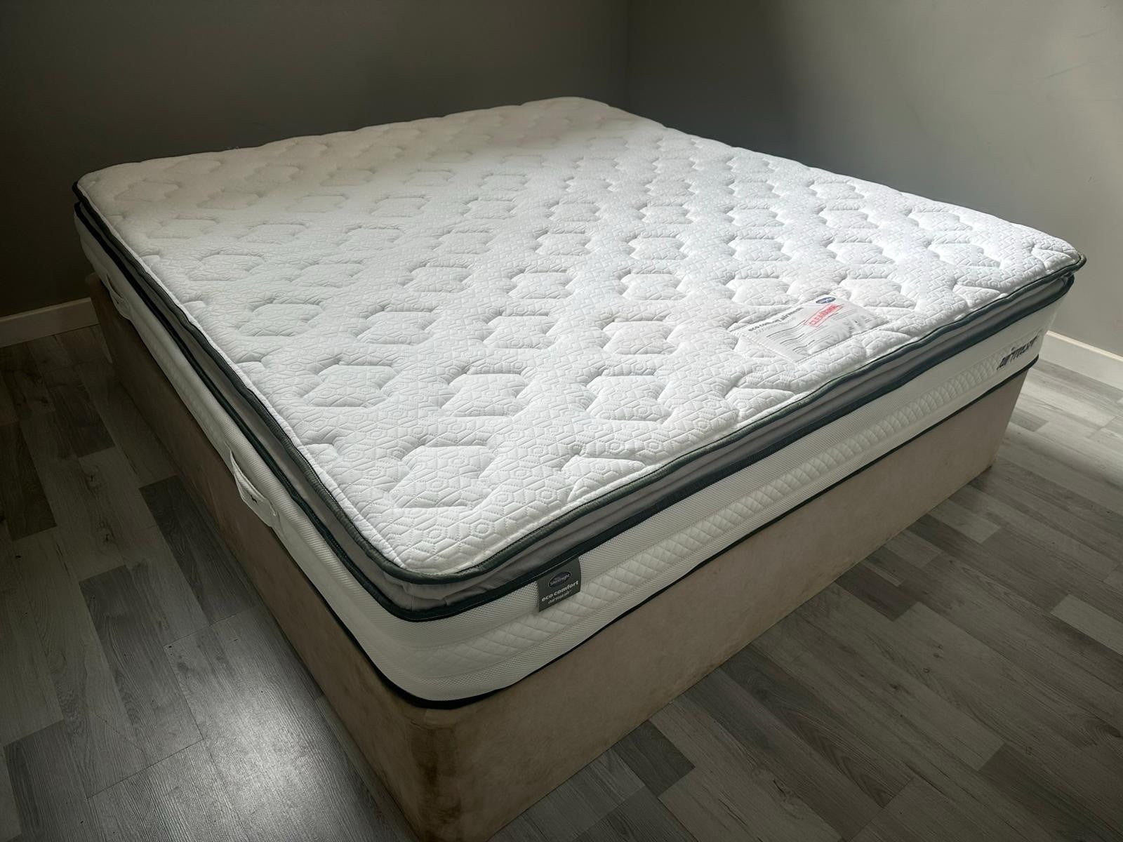 SilentNight Eco Comfort 2000 Pocket Pillow Top 6FT RRP £1199 Best Price Online - Home Furniture Interiors