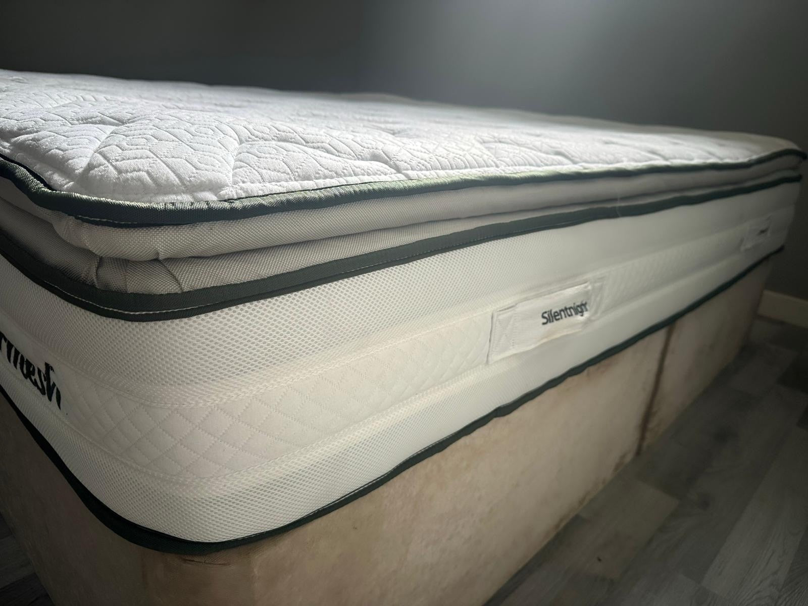 SilentNight Eco Comfort 2000 Pocket Pillow Top 6FT RRP £1199 Best Price Online - Home Furniture Interiors