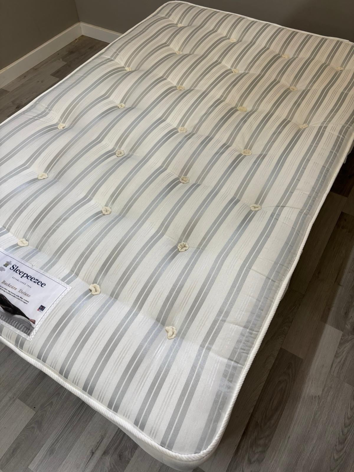 Sleepeezee Backcare Deluxe 4FT Small Double Mattress  - RRP £849 - Home Furniture Interiors
