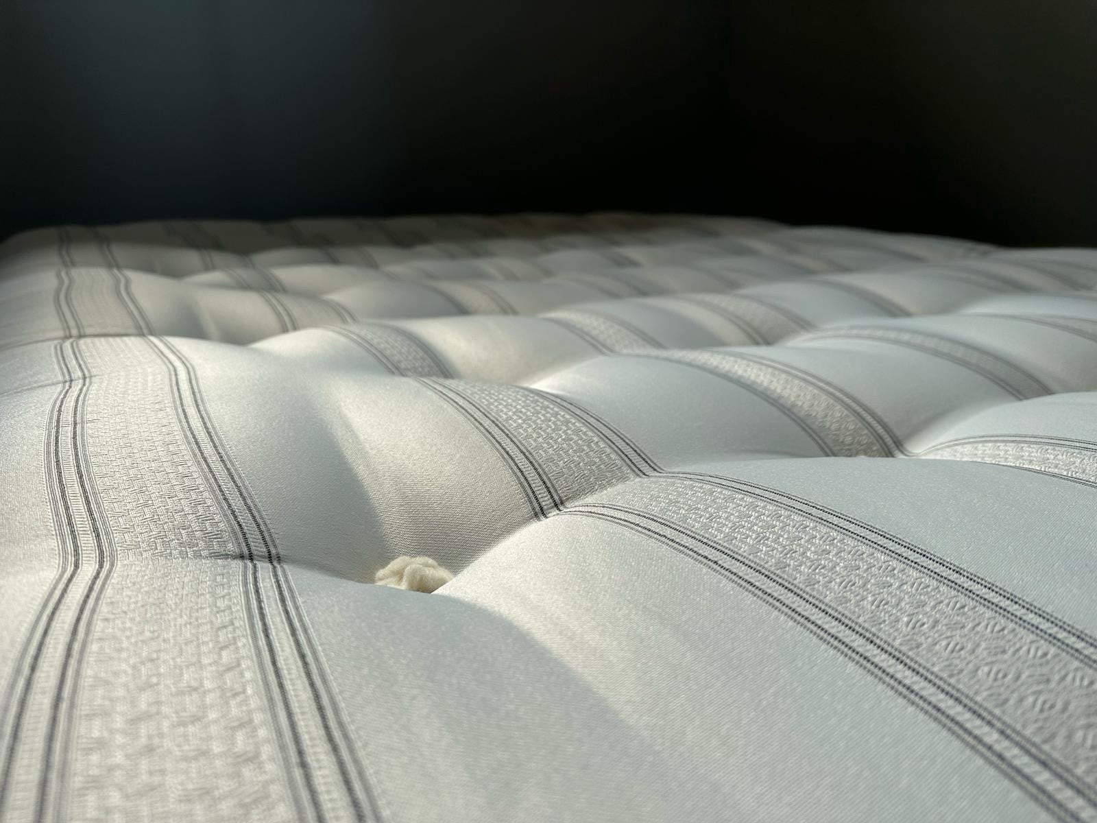 Sleepeezee Backcare Ultra Firm 1600 5ft Kingsize Mattress  - RRP £899 B - Home Furniture Interiors