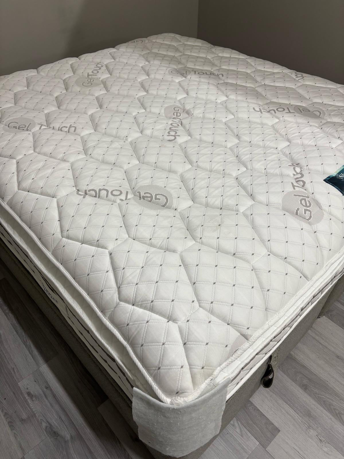 Sleepeezee GelTouch /Sensagel 3000 Pillowtop Mattress 6FT SuperKing - RRP £2,095 - Home Furniture Interiors