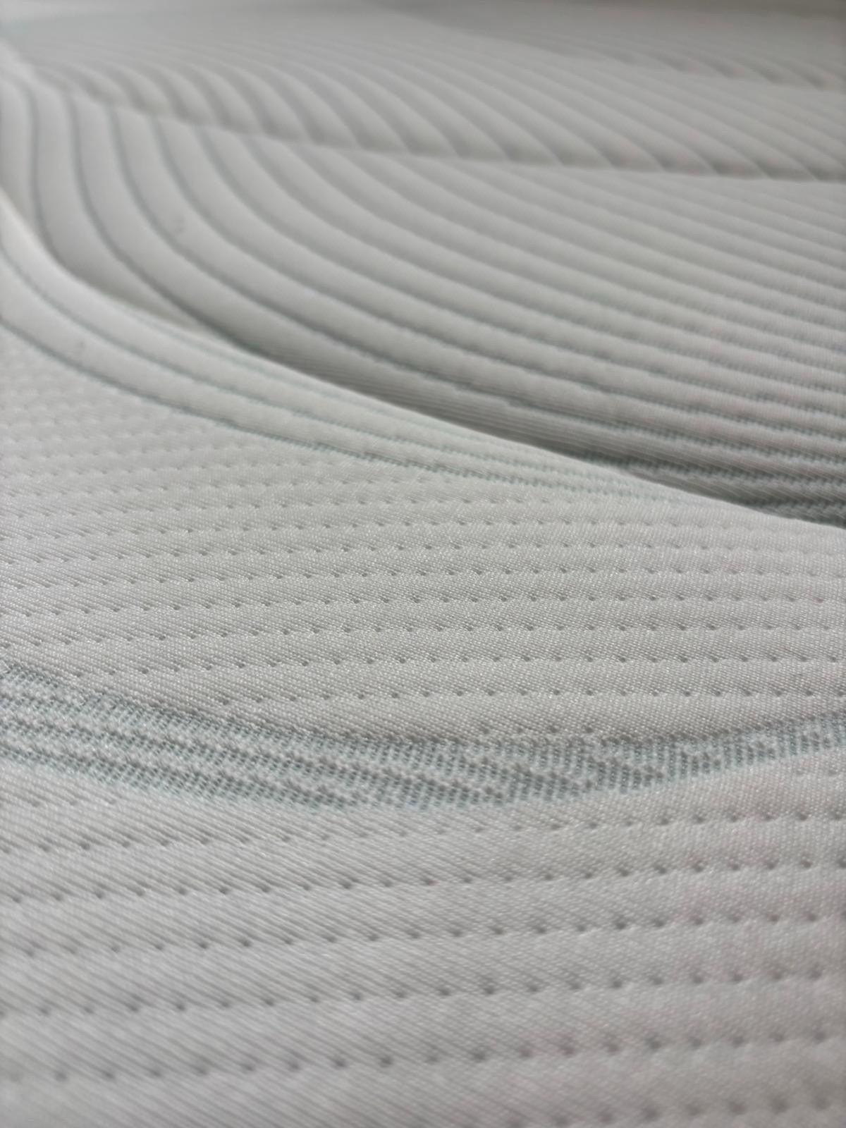 Slumberland Air 3 Memory 4ft Small Double Mattress - RRP £649 - Home Furniture Interiors