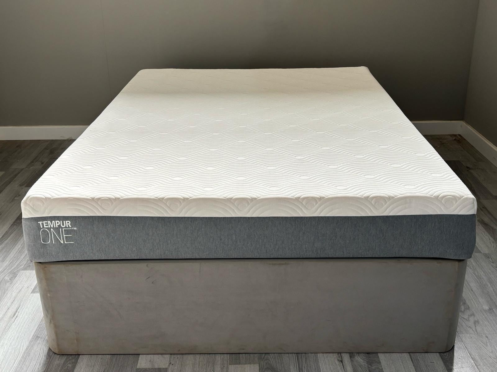 Tempur One Kingsize 5FT Mattress, Medium - RRP £1,949 - Best price online B - Home Furniture Interiors