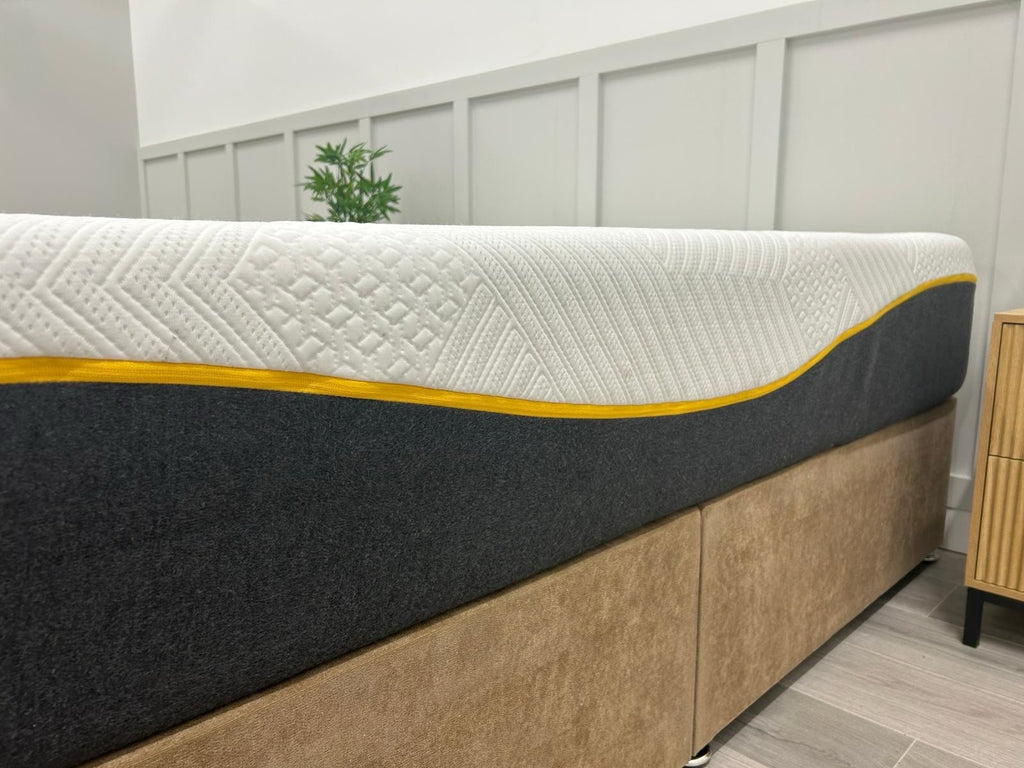 Eve pure memory luxe mattress 5FT Kingsize Medium RRP £1399