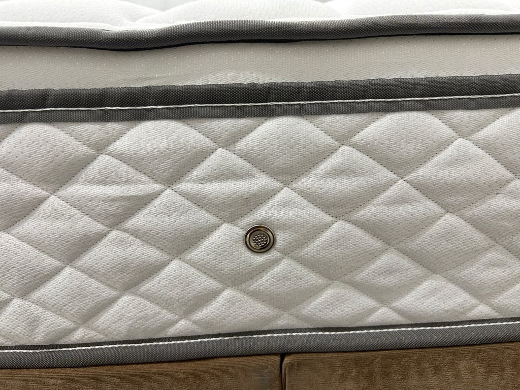 Silentnight Mircoil Pillow Top Mattress 5FT Kingsize  RRP £1099