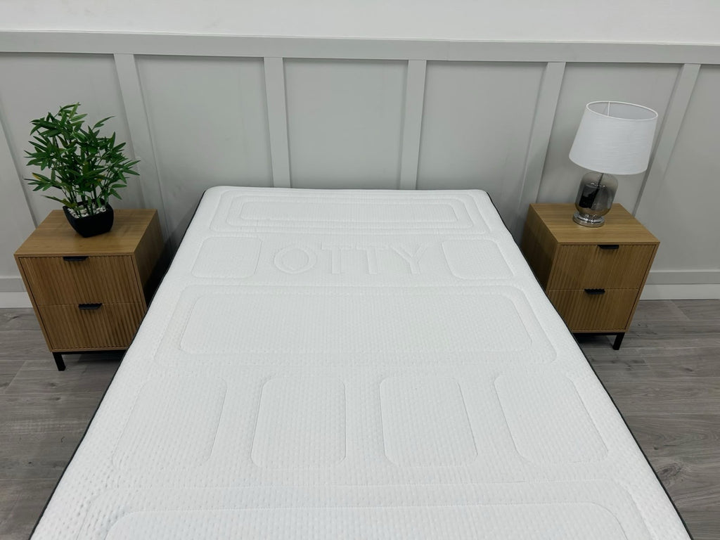 OTTY Bamboo Hybrid 4FT Small Double Mattress RRP £749  Medium / Firm