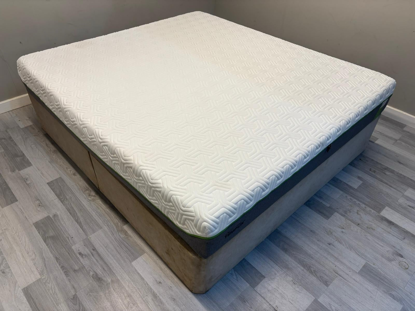 Tempur Hybrid Elite 6FT SuperKing RRP £1899 Medium Firmness - Home Furniture Interiors