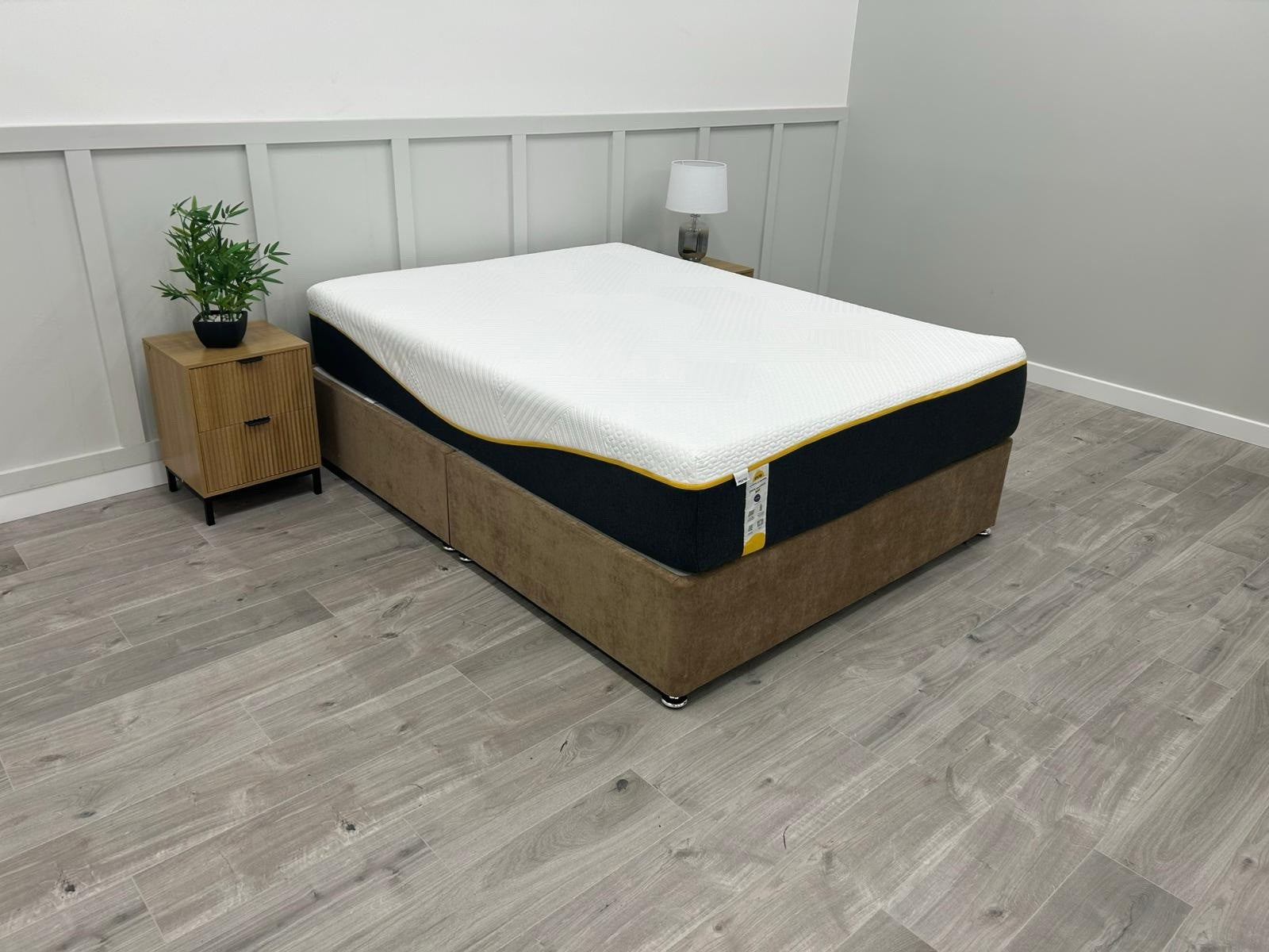 Eve pure memory luxe mattress 5FT Kingsize Medium RRP £1399