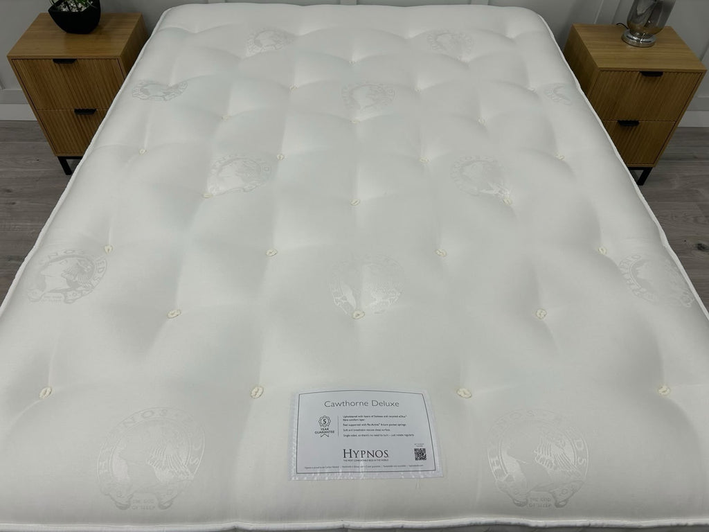 Hypnos Cawthorne Deluxe 5FT Kingsize medium mattress with plush surface and supportive design, ideal for comfortable sleeping.