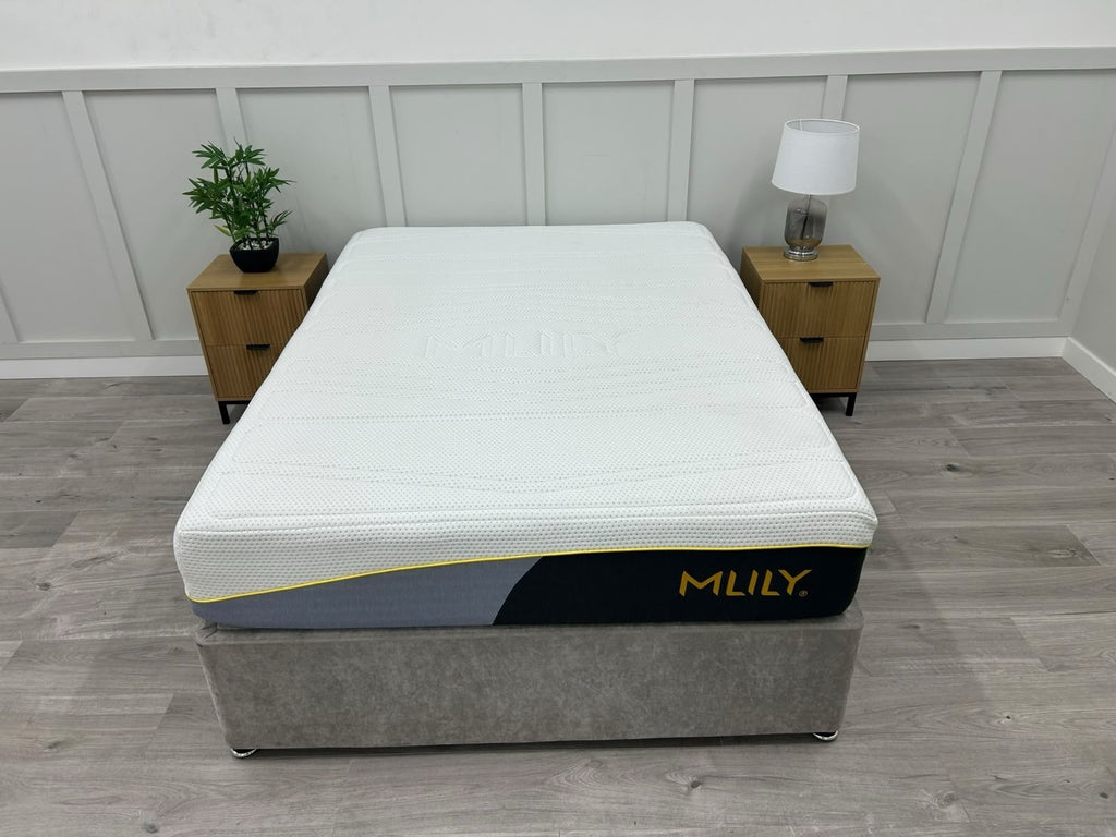 Mlily Premier 2000 Orthopedic Double Mattress in 4FT6 size, showcasing the firm surface and plush fabric top.