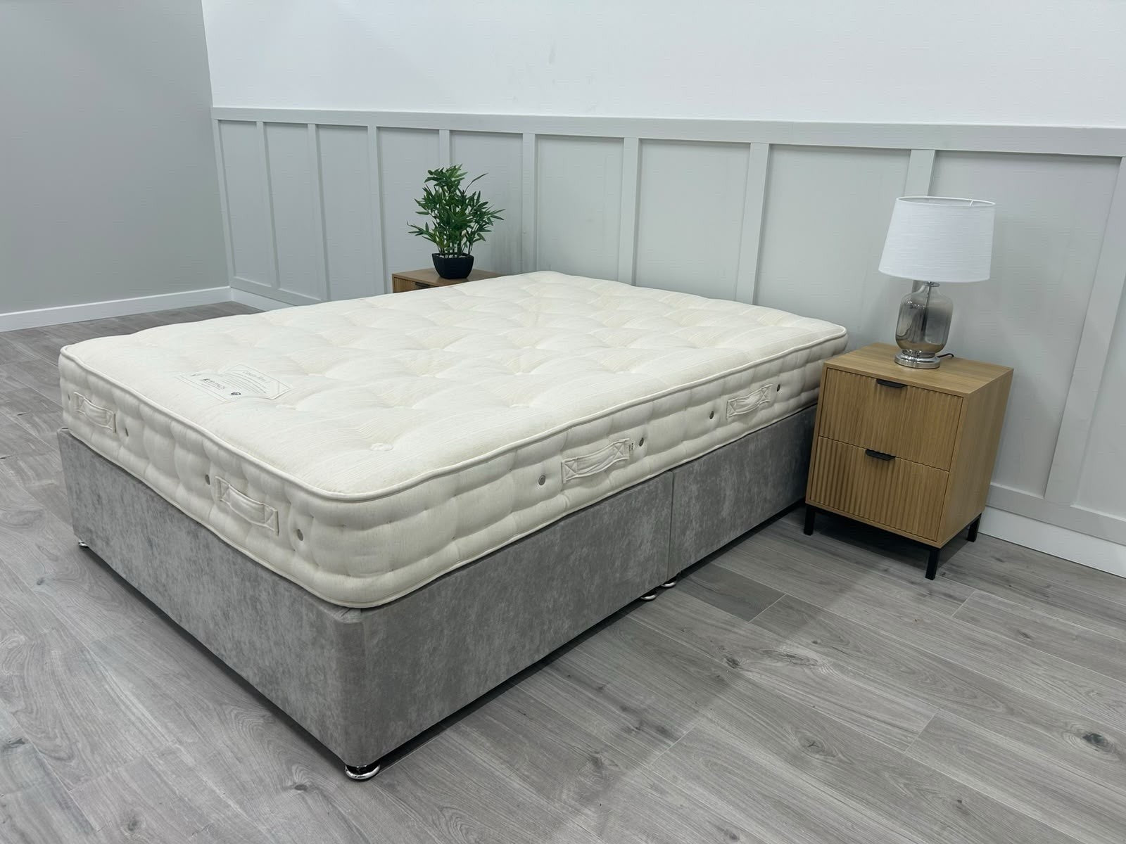 Hypnos Luxury Firm 01 Mattress 4FT 6 Double  RRP £1895