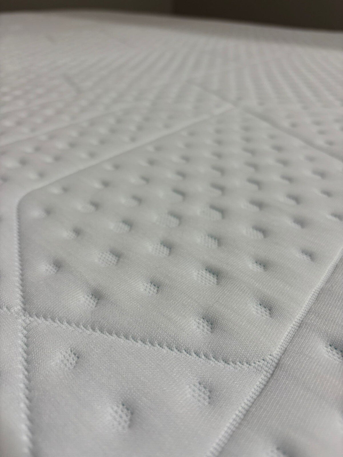 EMMA Diamond Hybrid 5ft Kingsize Mattress - RRP £1595 - Home Furniture Interiors