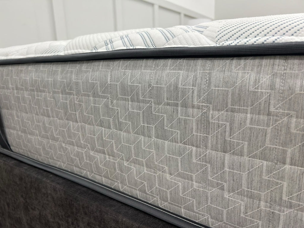 Sealy Posturepedic Newton Mattress 5FT Kingsize  RRP £1695