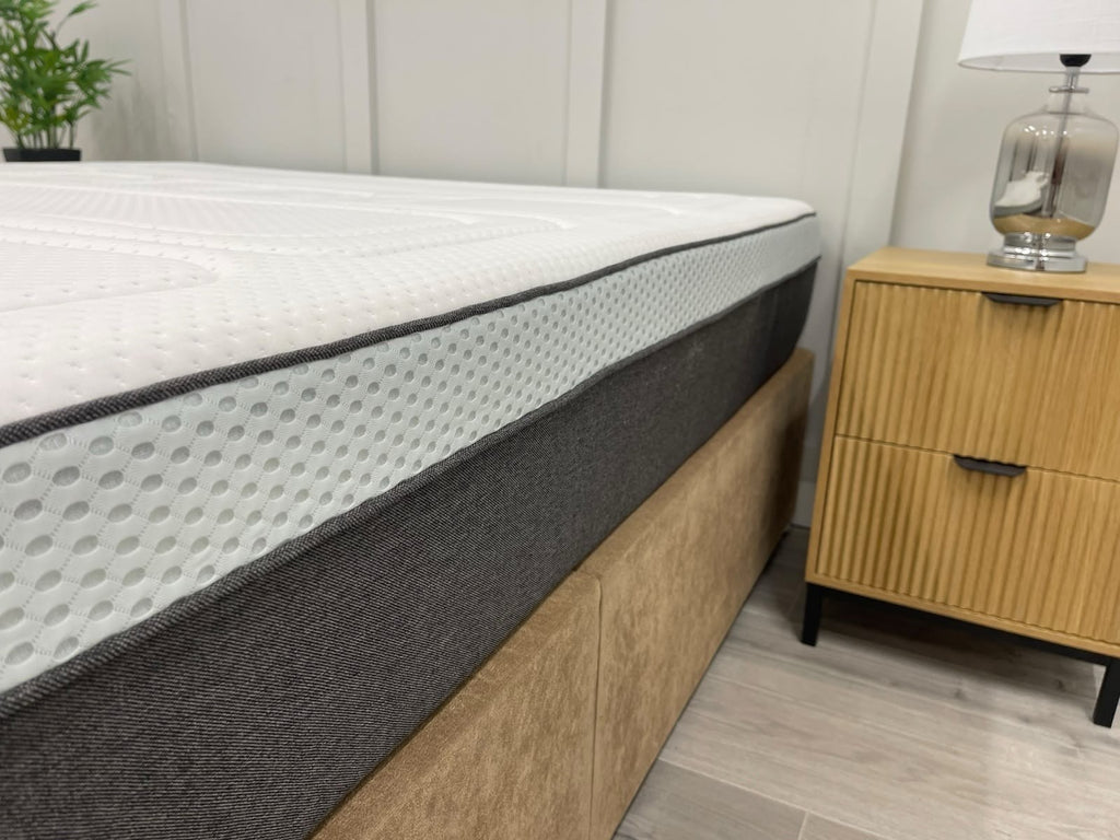 OTTY Bamboo Hybrid 5FT Kingsize Mattress RRP £749  Medium / Firm