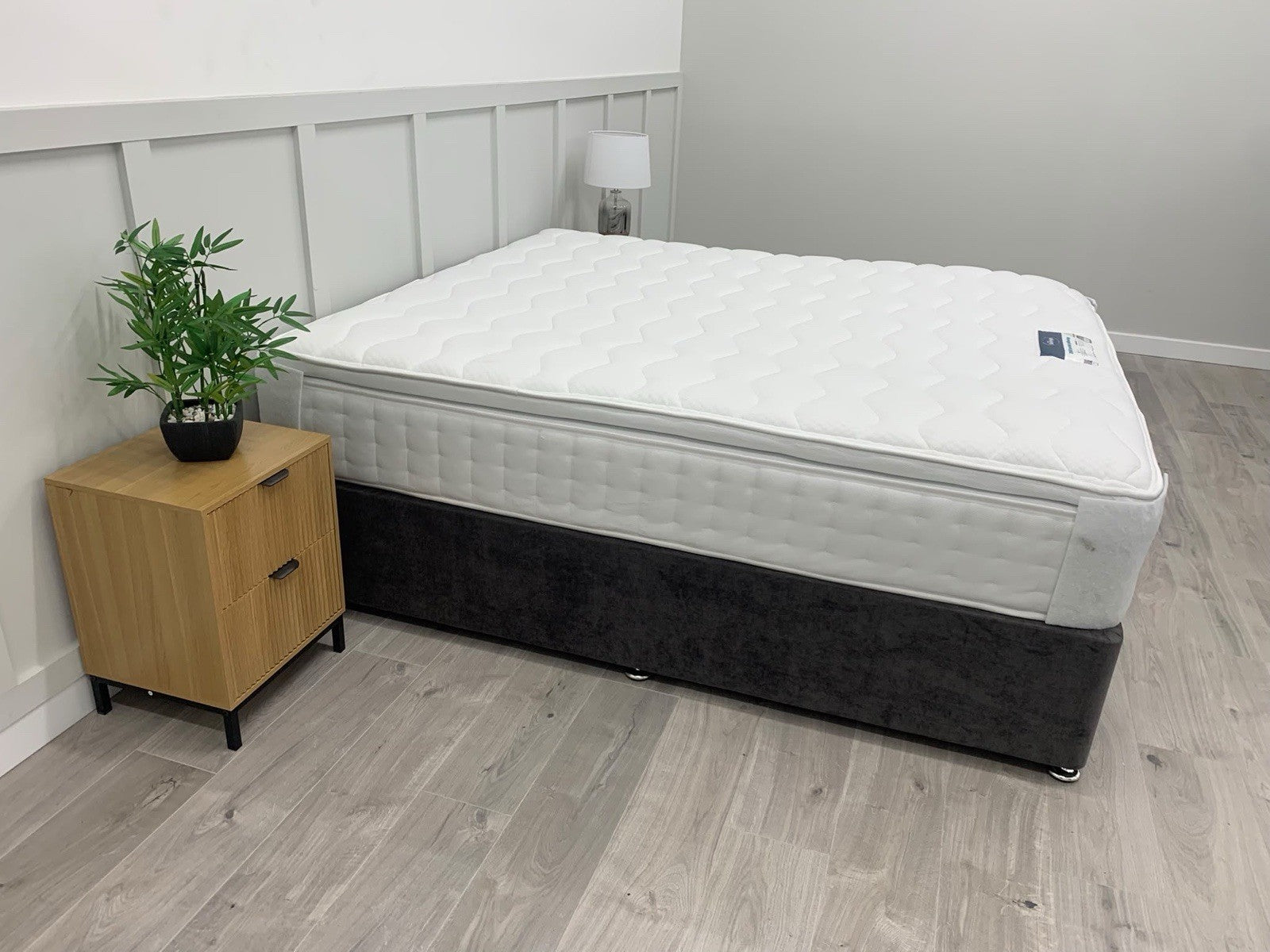 Silentnight 2000 Eco Comfort Pillow Top Mattress 6FT Superking RRP £1099