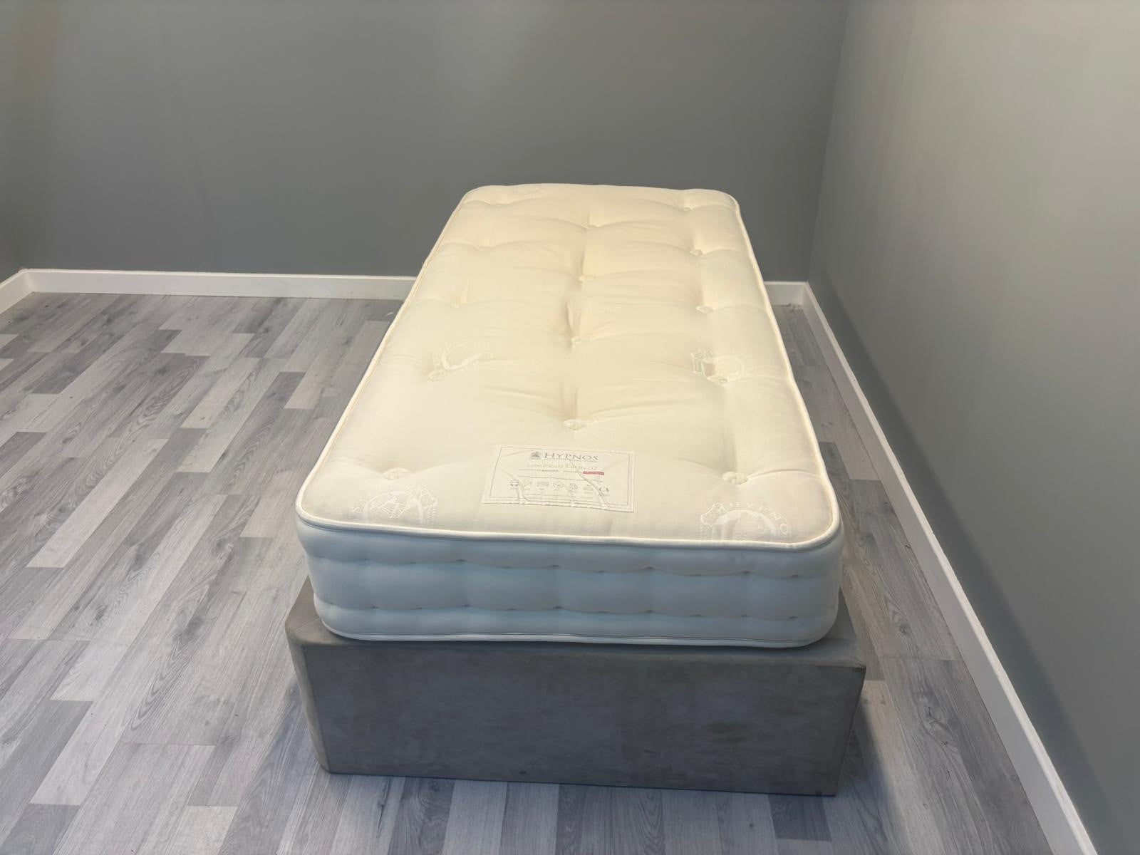 Hypnos Luxurious Earth 02 Single 3FT Medium Mattress £1699 A - Home Furniture Interiors