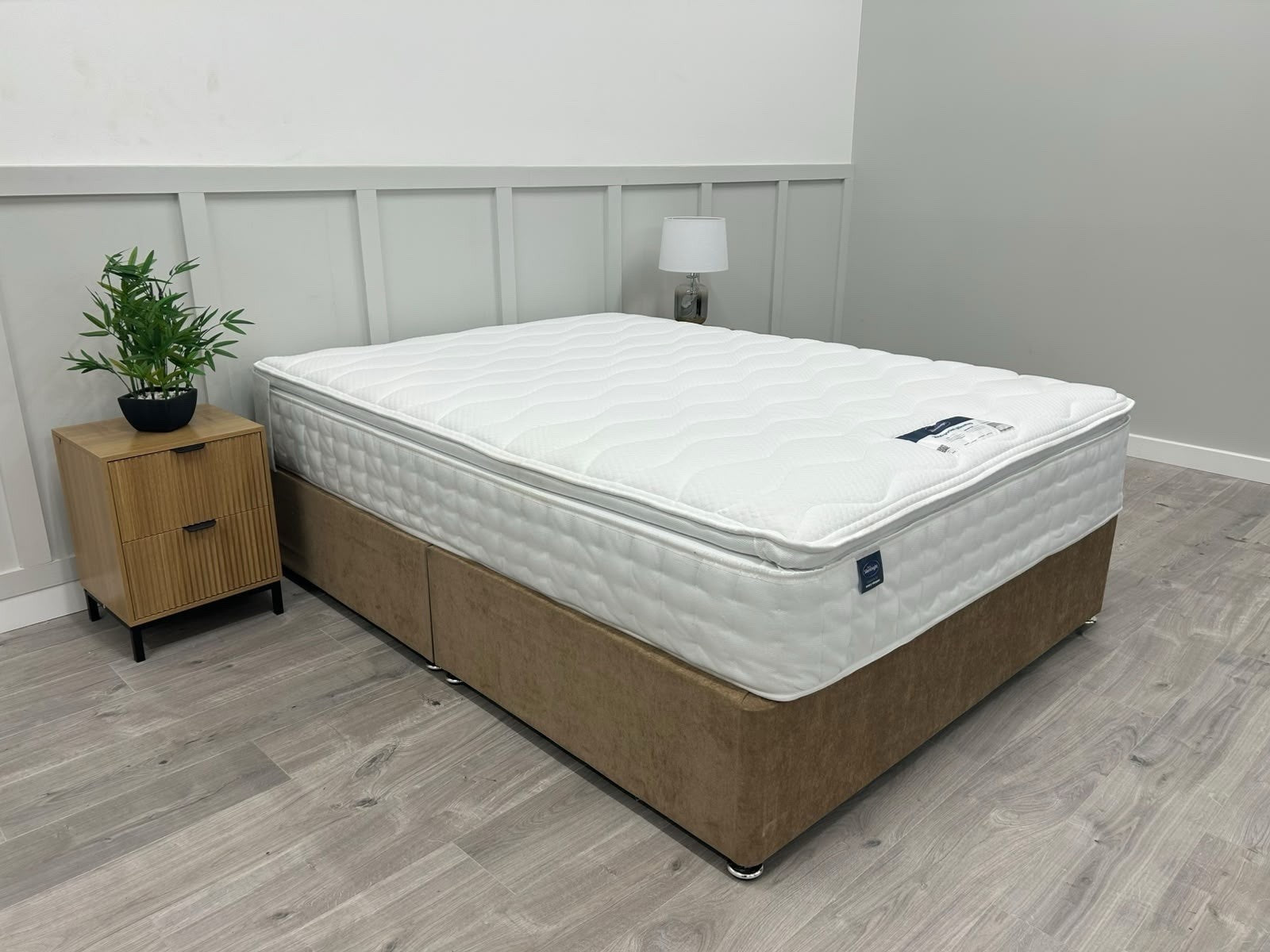 Silentnight 2000 Eco Comfort Pillow Top Mattress 5FT Kingsize RRP £899