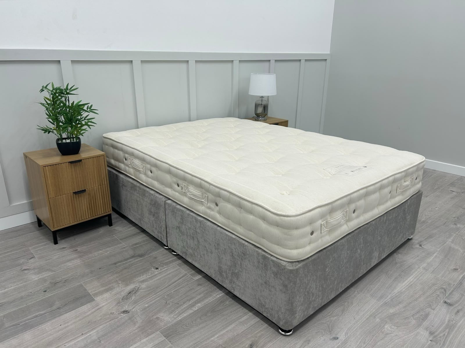 Hypnos Luxury Firm 01 Mattress 4FT 6 Double  RRP £1895
