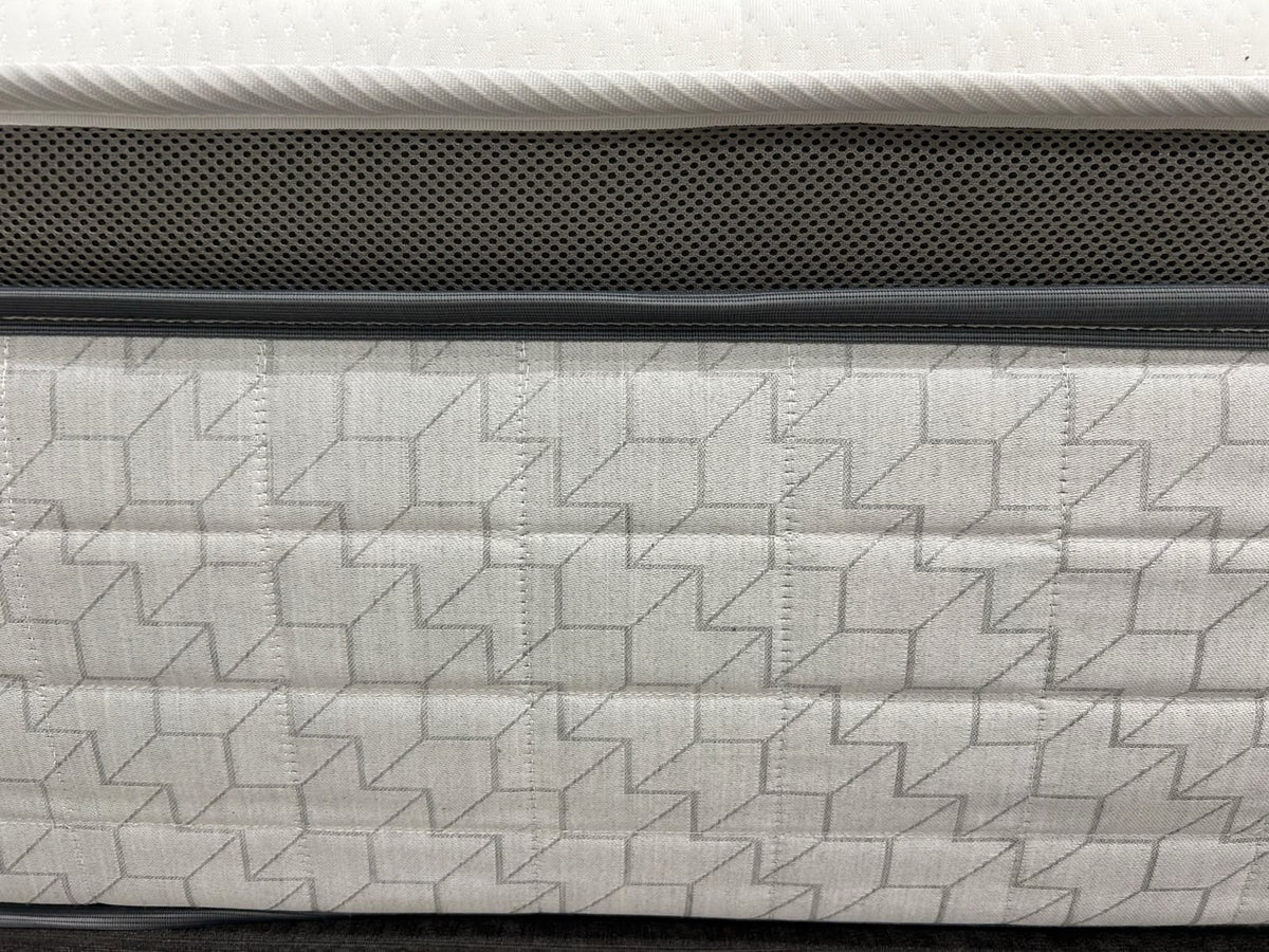 Sealy Bronte Posturepedic Mattress 3FT Single Medium RRP £1699