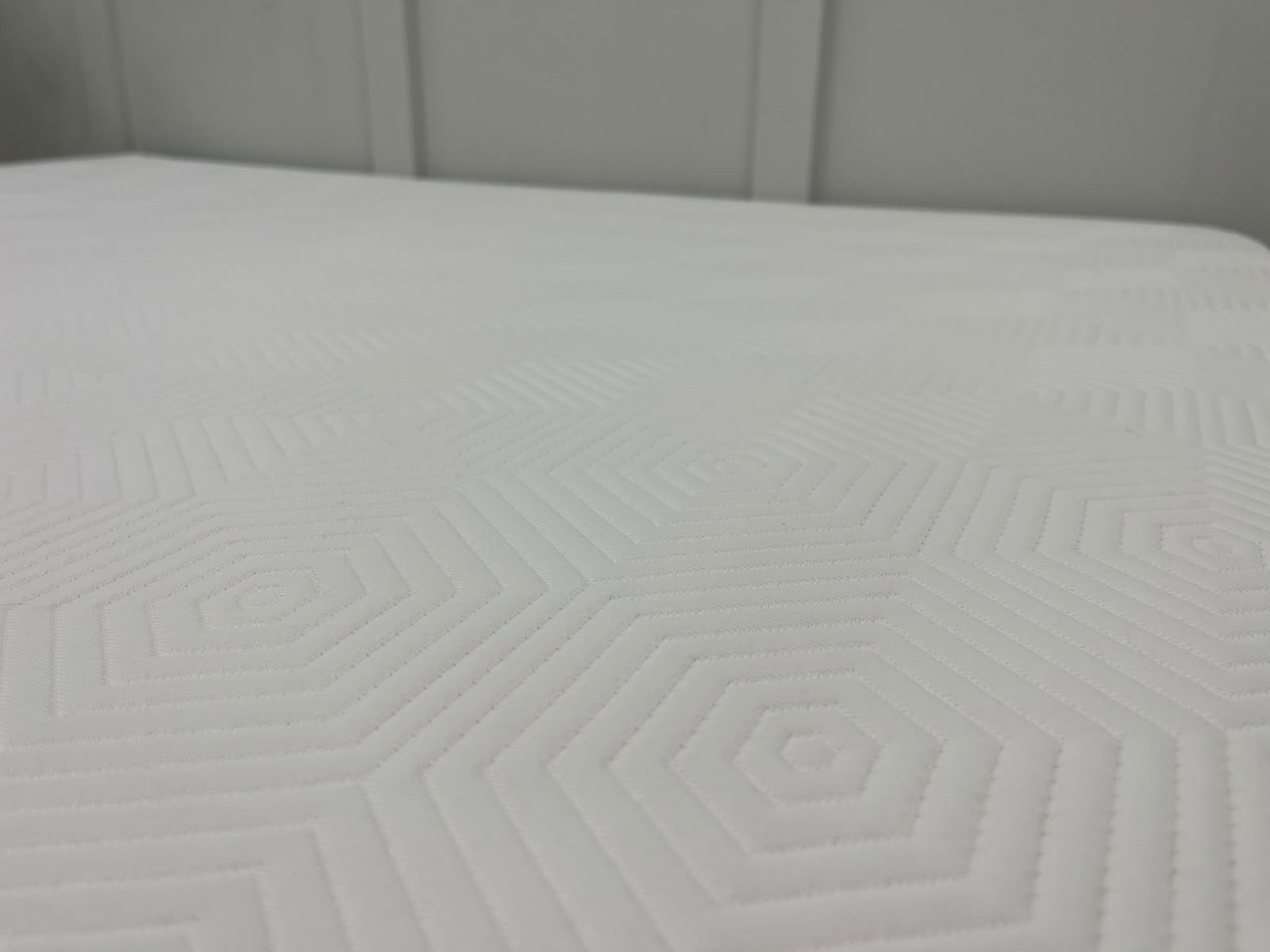Tempur 25 Ease 5FT Kingsize Mattress, Medium Firm - RRP £1,298