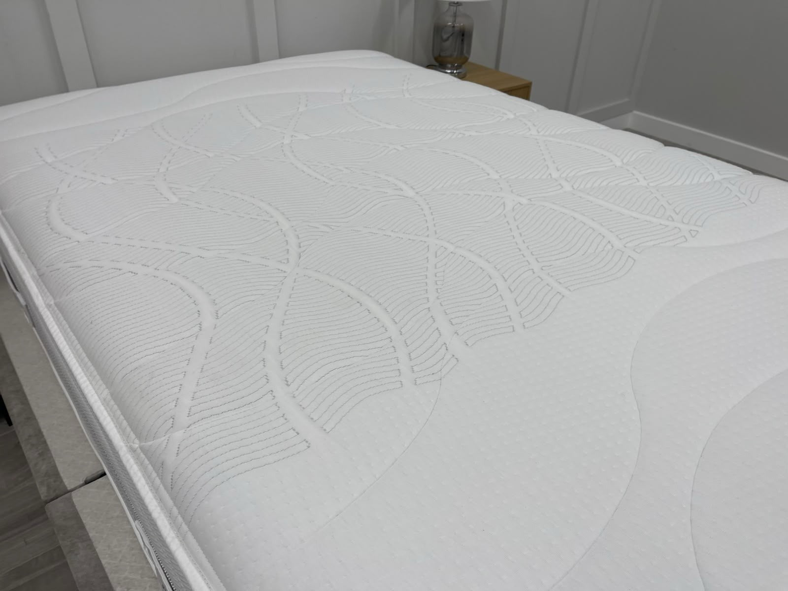 Slumberland Response Latex Premium Mattress 4FT Small Double RRP £995