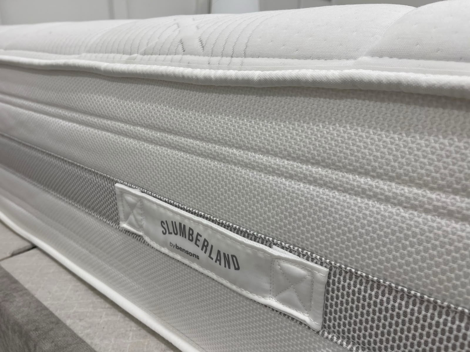 Slumberland Response Latex Premium Mattress 4FT Small Double RRP £995