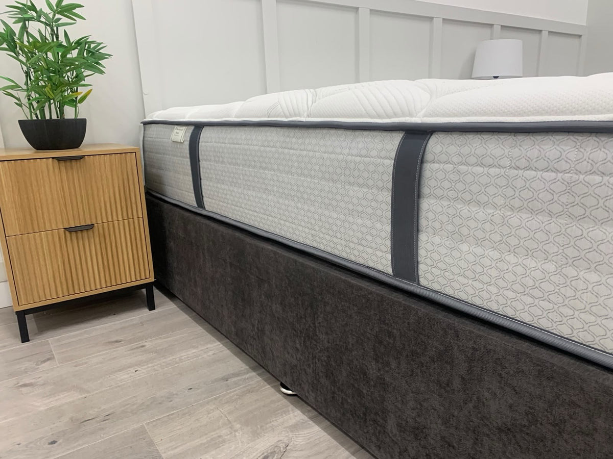Sealy Posturepedic Elevate  Firm Mattress  6FT Superking RRP £2195