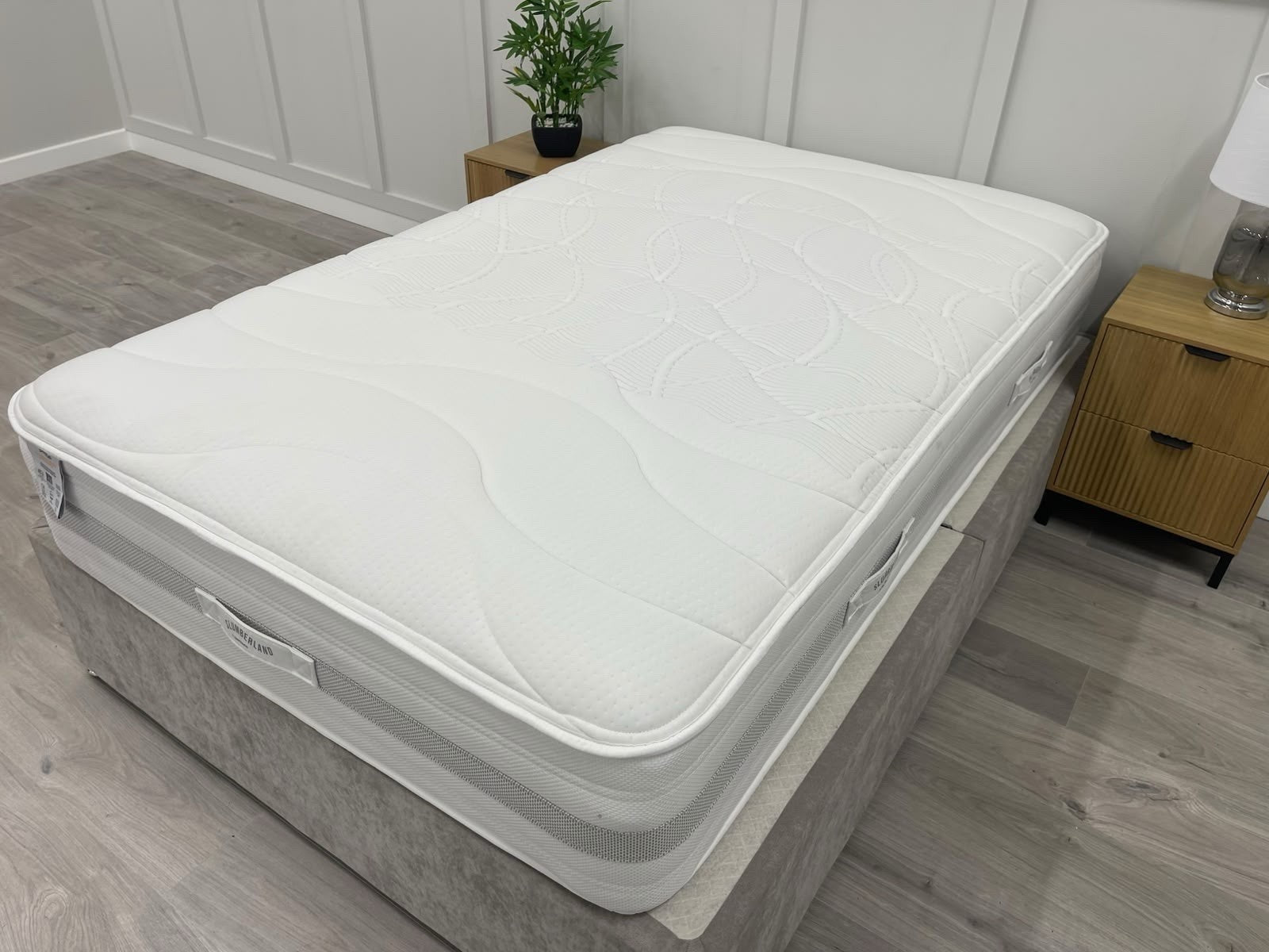 Slumberland Response Latex Premium Mattress 4FT Small Double RRP £995