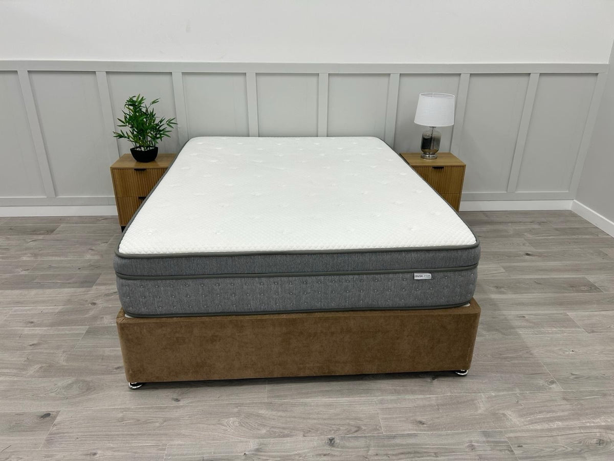 Dusk 4000 Pocket Hybrid 5FT Kingsize Mattress RRP £899