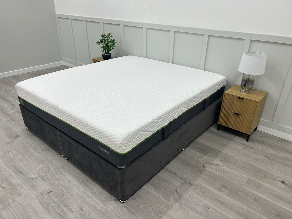 Emma Diamond Hybrid 6FT Super King mattress with medium firm support, featuring a plush surface and high-quality materials.