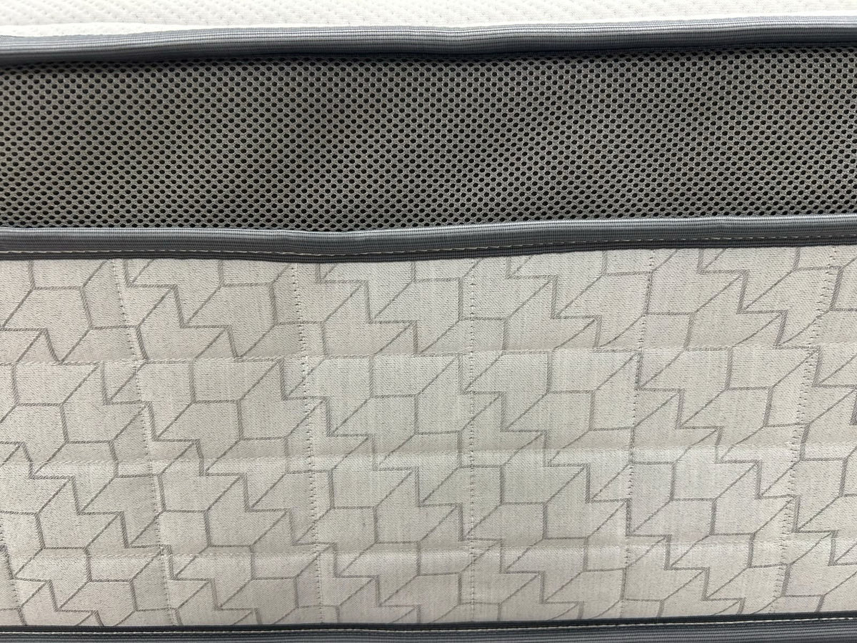 Sealy Orwell Posturepedic Mattress 6FT Superking RRP £3199 Firm