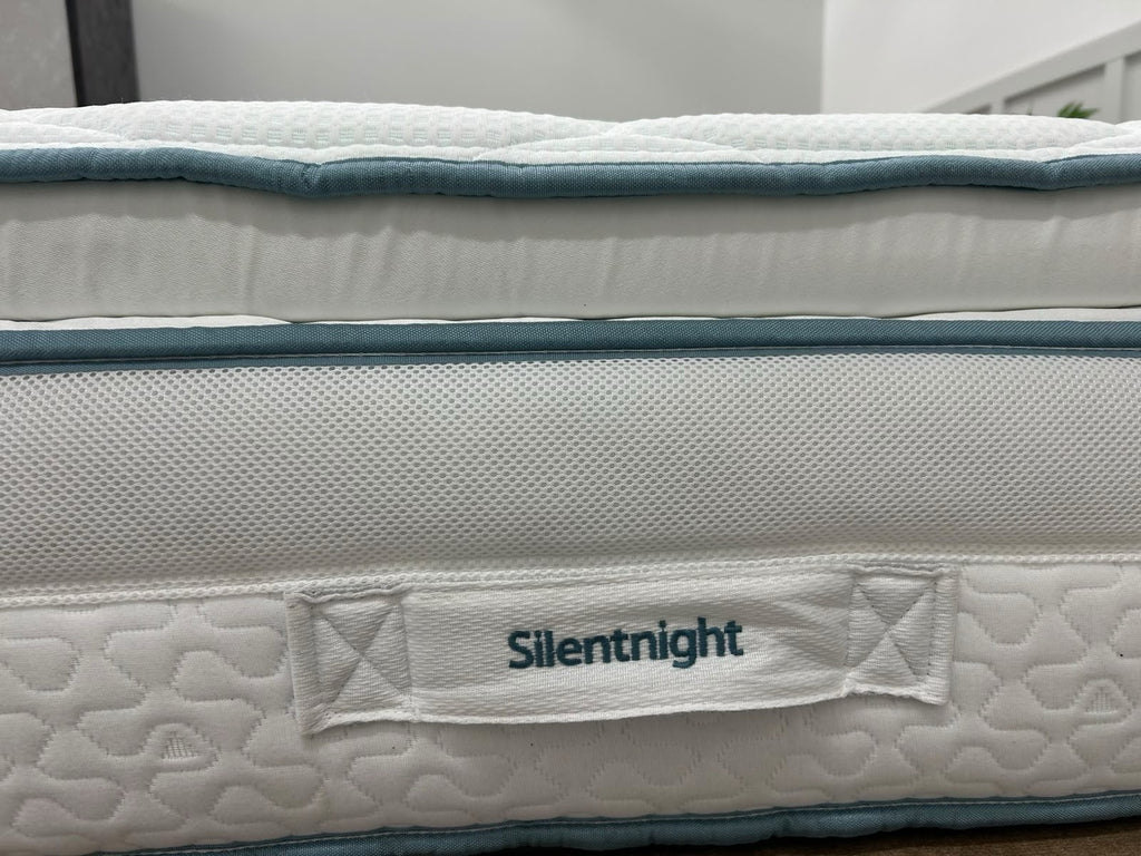 SilentnightUltraGel Cool-to-touch 2000 Pocket Mattress 5FT Kingsize RRP £1299