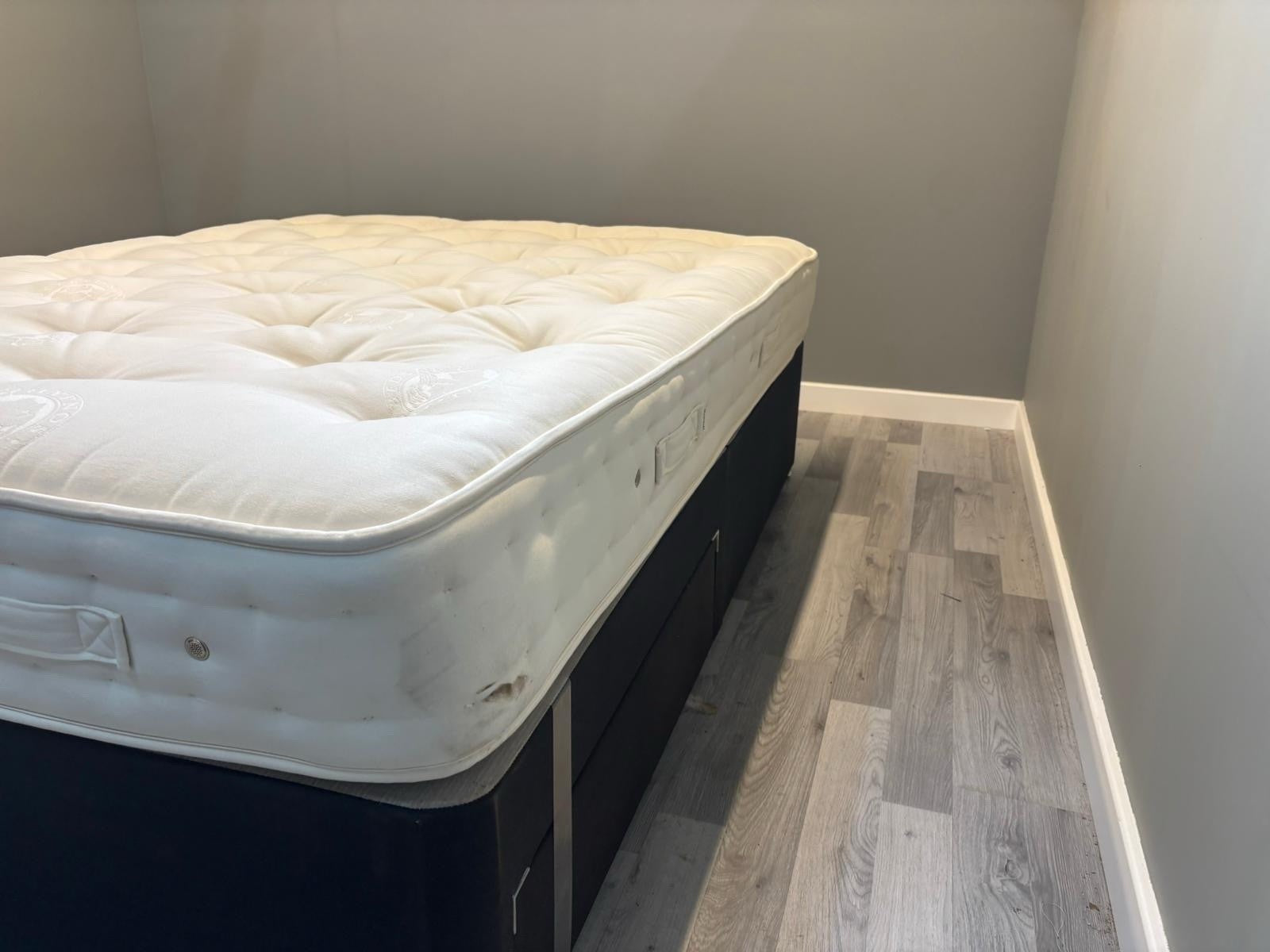 Hypnos Luxurious Earth 02 Kingsize 5FT Mattress - RRP £2199 Medium - Home Furniture Interiors