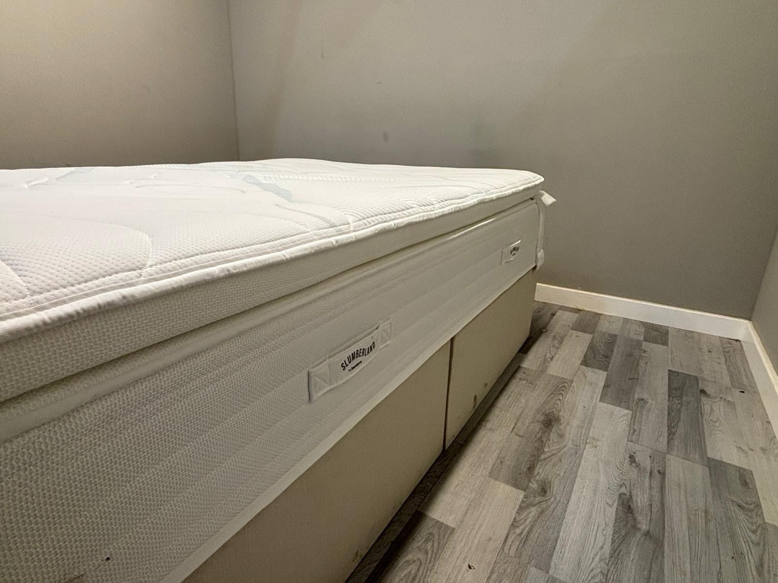 Slumberland Air 9 Memory 4ft 6 Double Mattress, Medium  - RRP £1099 - Home Furniture Interiors