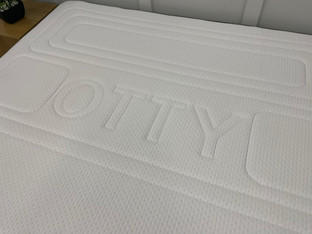 OTTY Bamboo Hybrid 5FT Kingsize Mattress RRP £749  Medium / Firm
