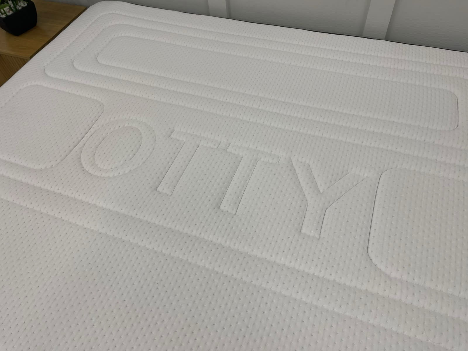 OTTY Bamboo Hybrid 5FT Kingsize Mattress RRP £749  Medium / Firm