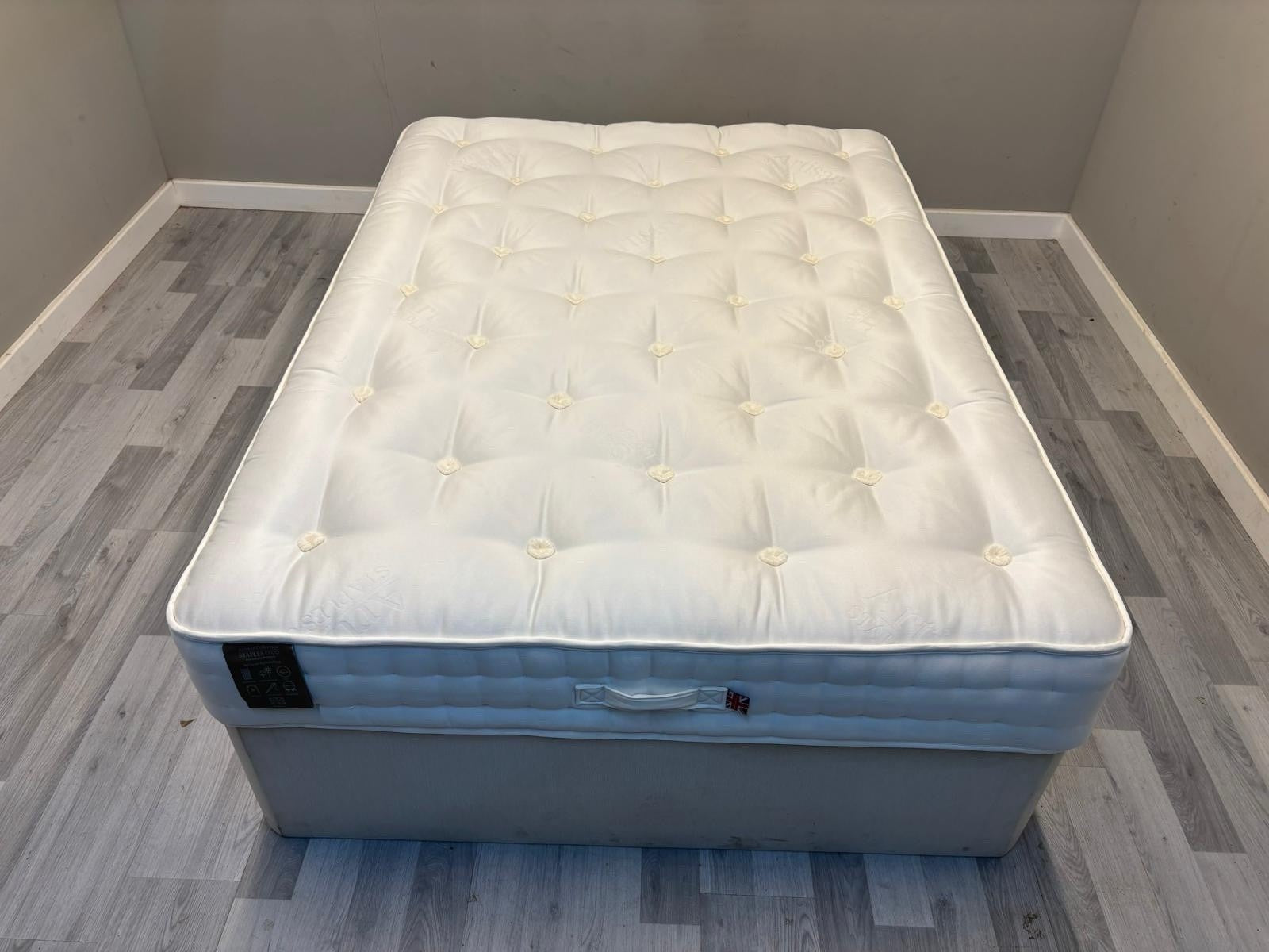Staples and Co Artisan Splendour Mattress, 4ft 6 Double, Firm - RRP £1,199 - Home Furniture Interiors
