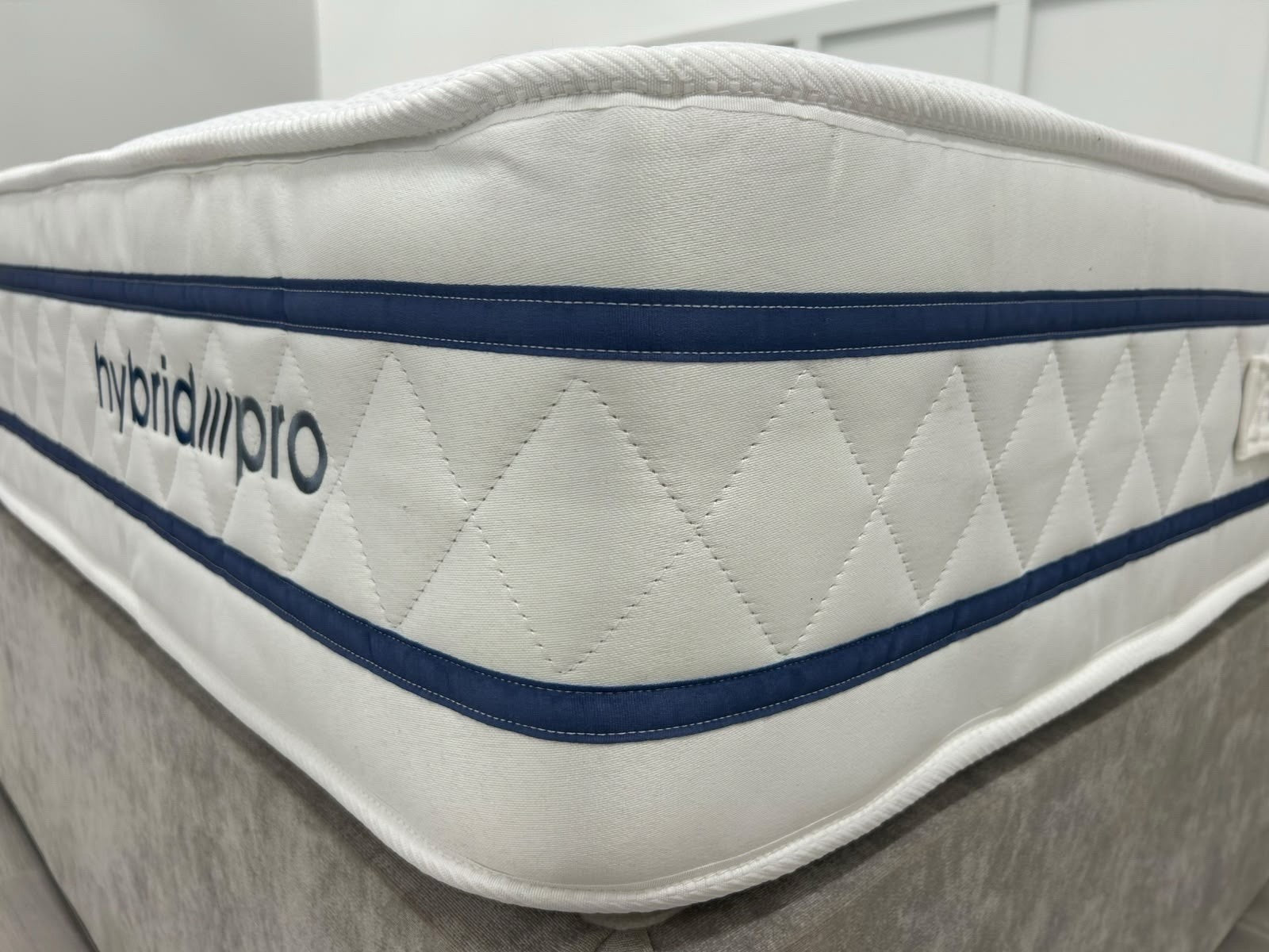 Sleepeezee Hybrid Pro 2800 Ortho Mattress 4fT 6 Double RRP £1299
