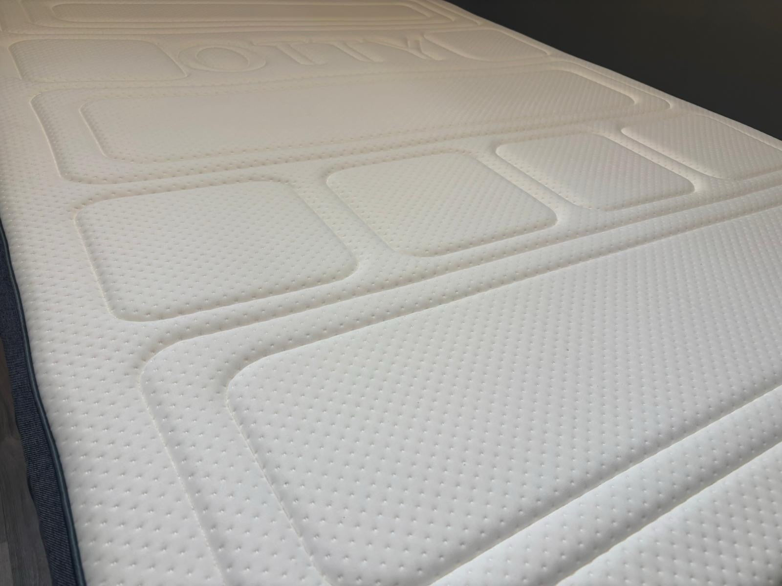 OTTY Original Hybrid Mattress 4FT 6 Double RRP £799 25cm Deep Medium / Firm - Home Furniture Interiors