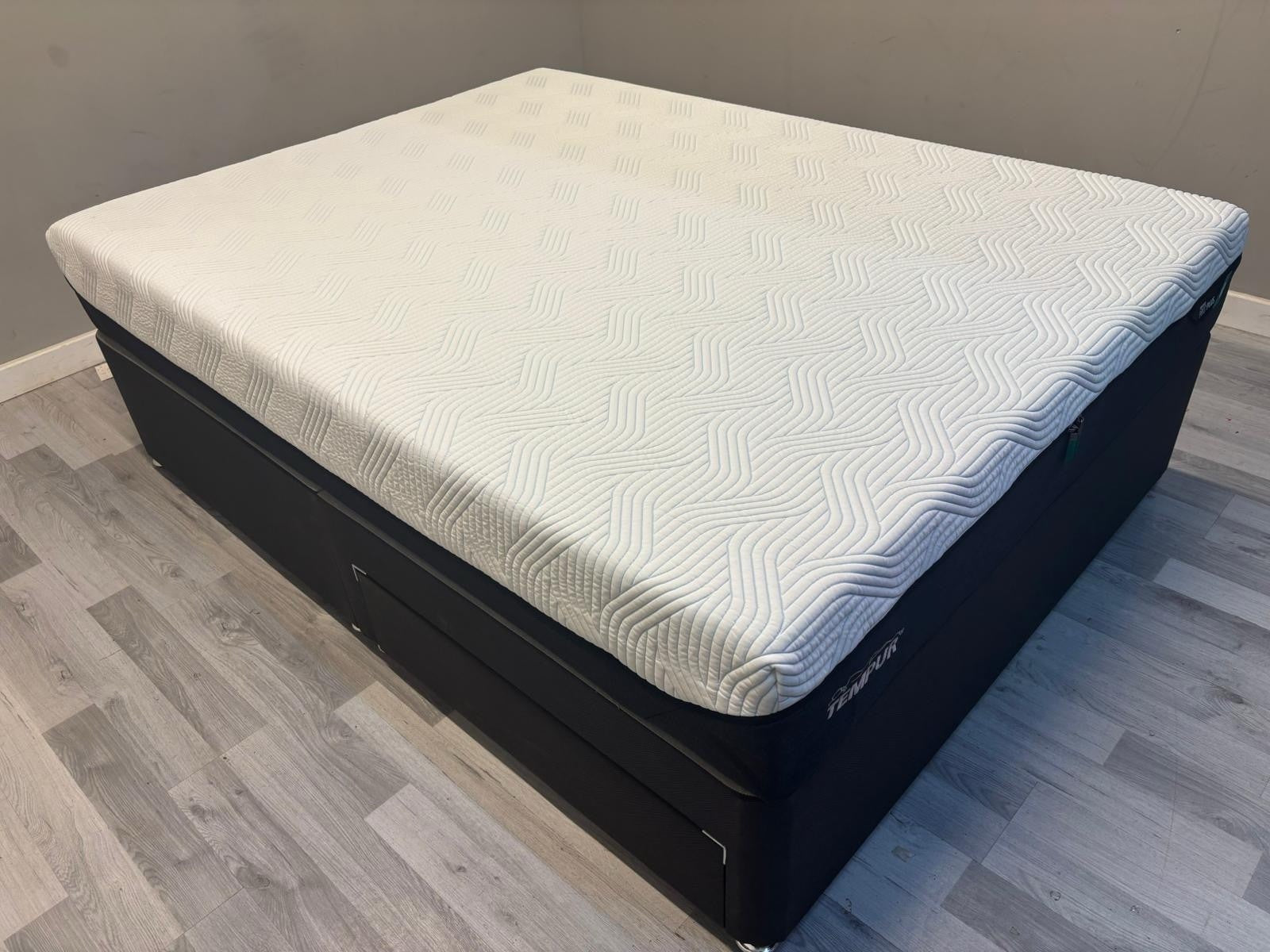 TEMPUR Pro Air SmartCool Medium Firm 4FT 6 Double Mattress RRP £2499 A