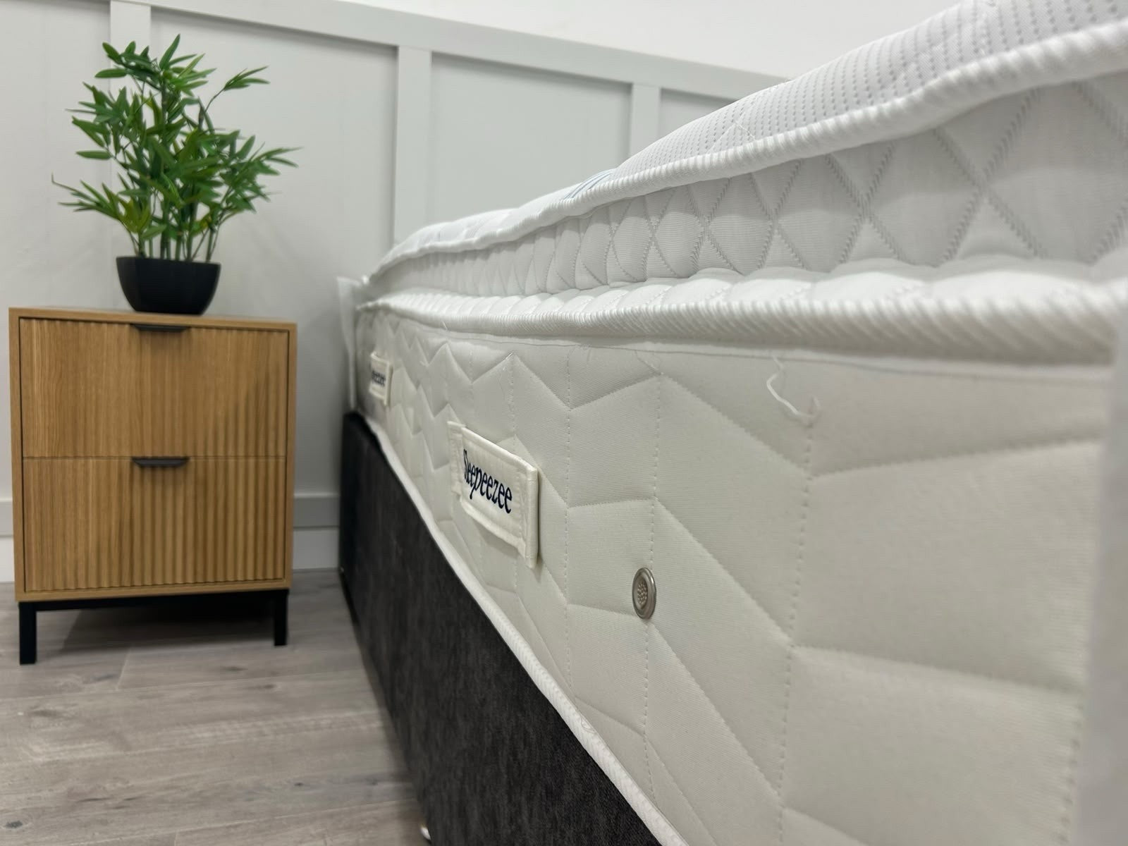 Sleepeezee Cool Rest 4500 Pocket Spring Mattress, Superking 6FT RRP £2399 Medium