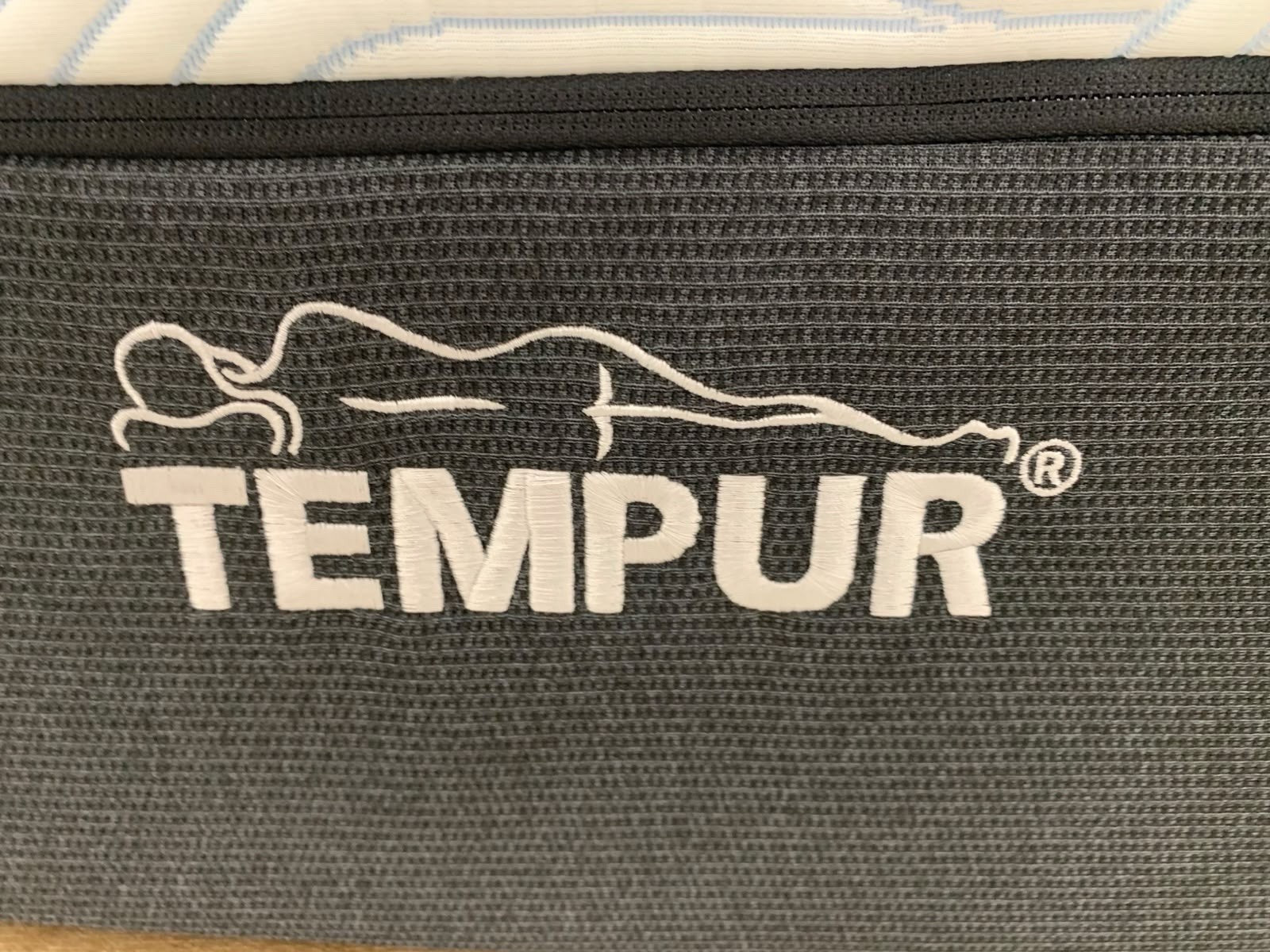 TEMPUR Pro Plus SmartCool Medium 5FT Kingsize Mattress RRP £2199