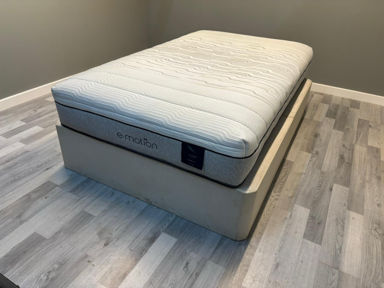 Gainsborough E-Motion Adjustable Memory 1000 Mattress 4FT Small Double RRP £1299 - Home Furniture Interiors