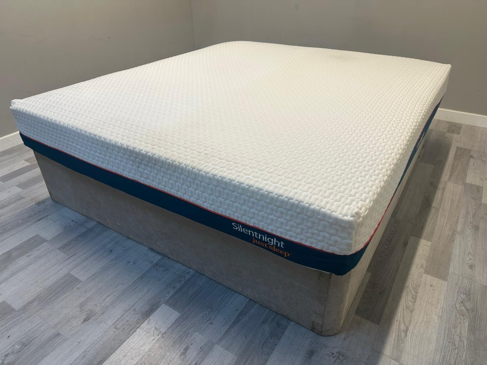 Silentnight Just Sleep Mattress 6FT Superking Premium Mattress RRP £1199 A - Home Furniture Interiors