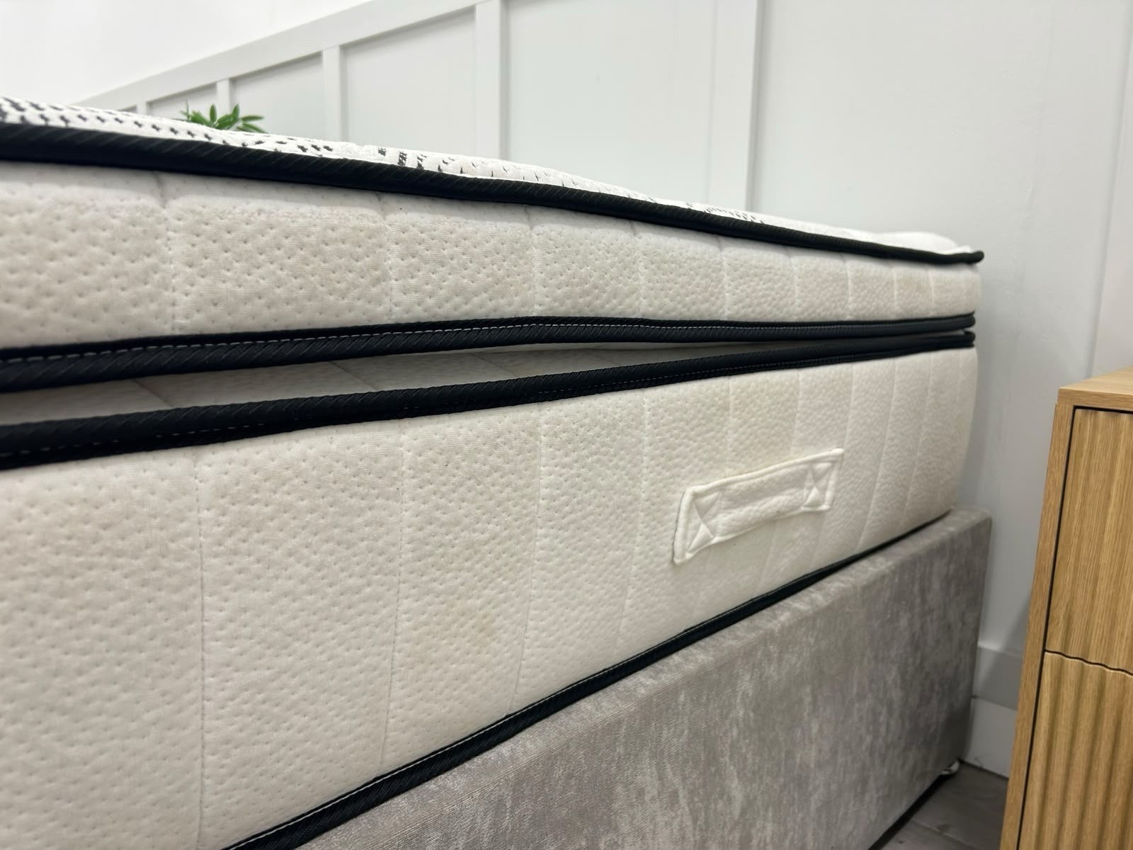 IGEL 4000i Nanotech 4FT 6 Double Plushtop Mattress Medium  - RRP £1899