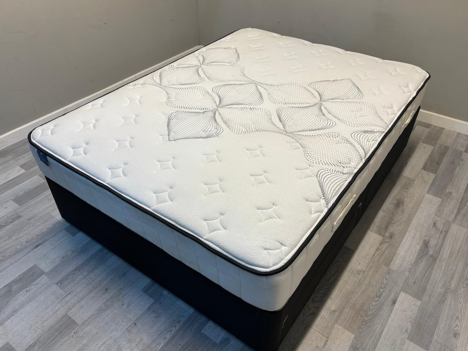 IGEL 2050i Nanotech 5FT Kingsize Mattress - RRP £1199 Firm